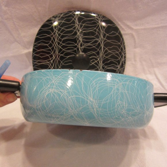 RARE VTG 50'S SERENDIPITY ENAMELWARE DUTCH OVEN W/LID - Picture 5 of 10